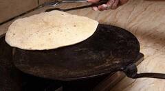 Vastu Tips for Tawa: રસોઈમાં રાખો આ વાતનો વિશેષ ખ્યાલ, ભૂલથી પણ ન કરો તવા સાથે જોડાયેલી આ ભૂલો