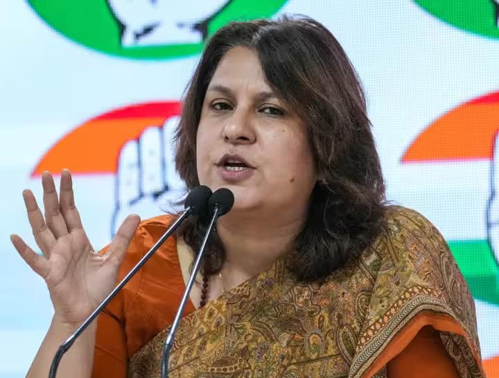 Congress leader Supriya Shrinate on Women Reservation Bill demands Caste census in Lucknow ANN Women Reservation Bill: कांग्रेस नेता सुप्रिया श्रीनेत ने की जाति जनगणना की मांग, महिला आरक्षण को लेकर बीजेपी पर साधा निशाना