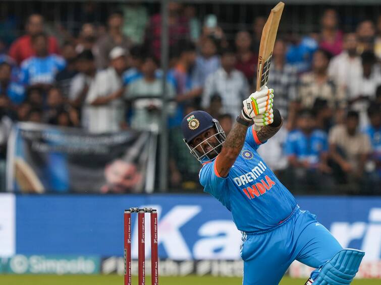 India vs Australia 2nd ODI highlights Suryakumar Yadav hits cameron green for four sixes viral video 6,6,6,6: Suryakumar Yadav Hits IPL Teammate For Four Consecutive Sixes During IND vs AUS 2nd ODI. WATCH