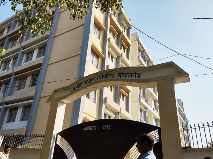 Gopalganj Civil Court issued Warrant Against SHO Prashant Kumar in Collusion With Sand Mafia ann Gopalganj News: थानेदार का बालू माफिया से सांठगांठ! गोपालगंज में नगर थाना के इंस्पेक्टर के खिलाफ वारंट जारी