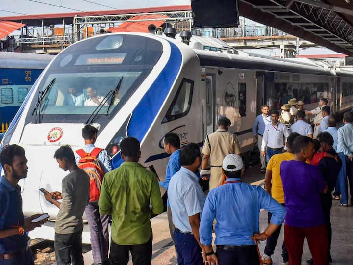 Udaipur Jaipur Vande Bharat Express Check Routes Fare Stoppages Timings other details Udaipur-Jaipur Vande Bharat Express: Check Routes, Fare, Stoppages, Timings