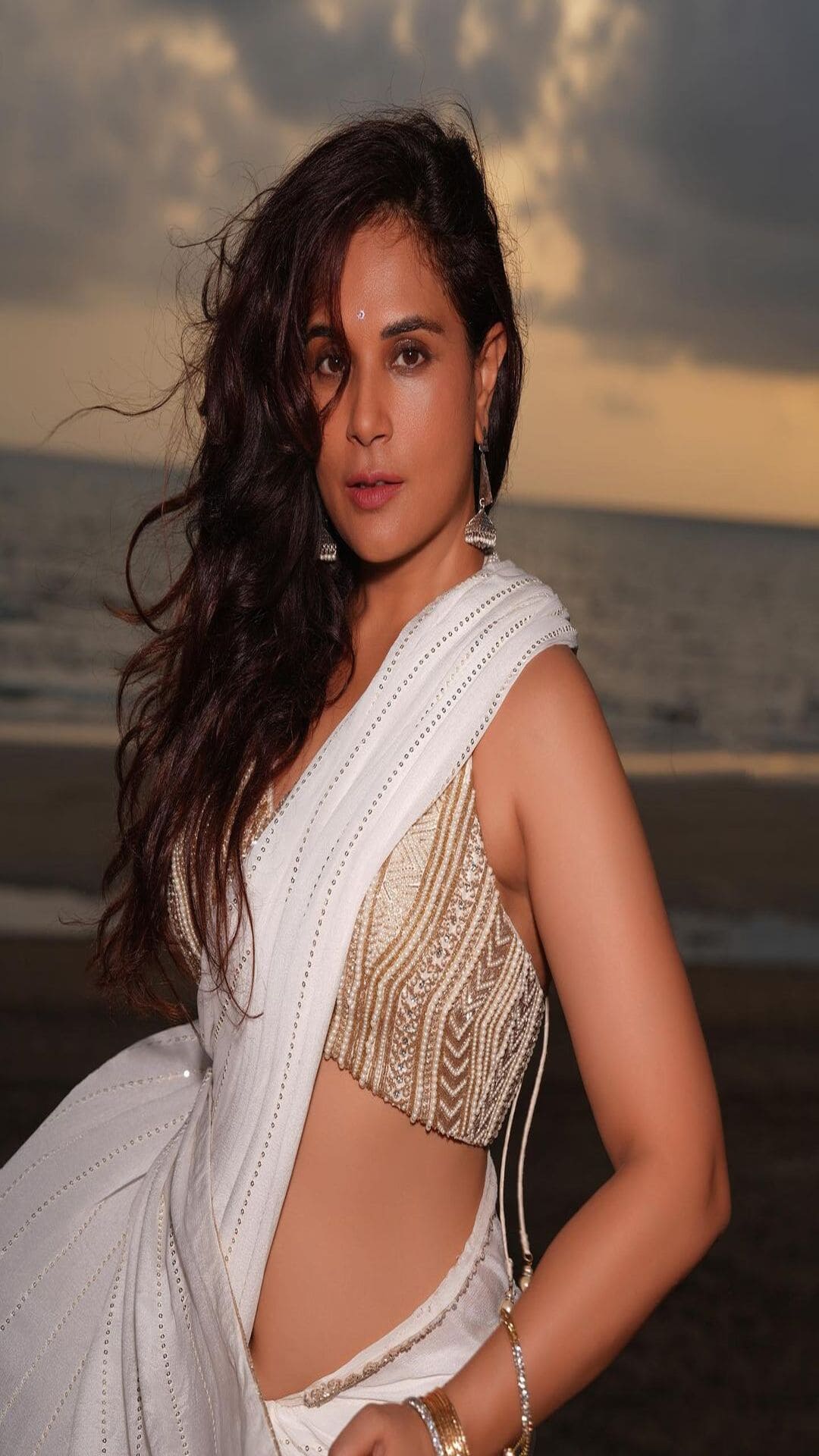 Richa Chadha Gives Chandni Vibes In A White Saree