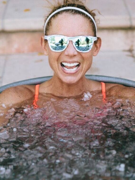 बर्फाच्या पाण्याने अंघोळ करण्याचे 'हे' फायदे