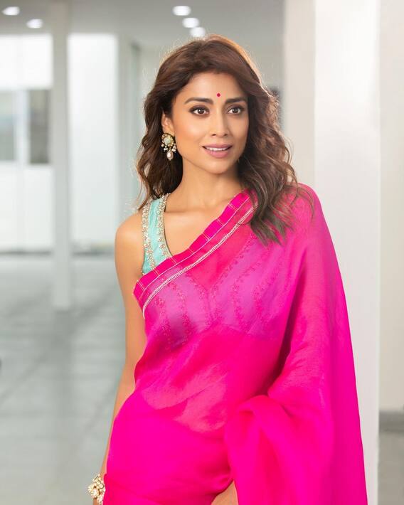సంప్రదాయ లుక్‌లో శ్రియ - లేటెస్ట్ ఫొటోలు చూశారా?