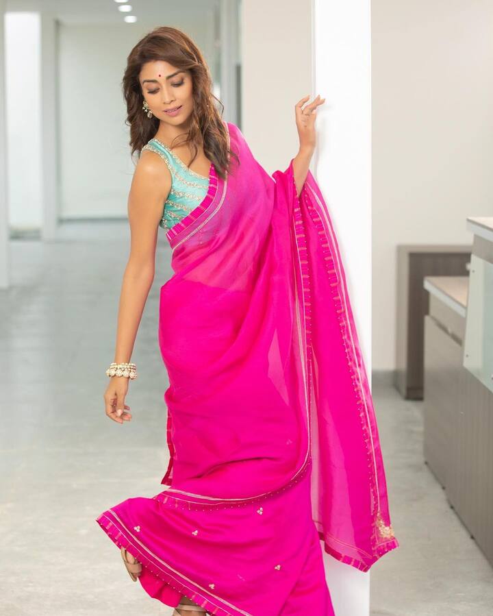 వీటిలో ‘కబ్జ’ కన్నడ సినిమా కాగా, ‘మ్యూజిక్ స్కూల్’ తెలుగు, హిందీ బైలింగ్వల్ సినిమా.