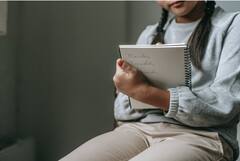 Parenting Tips : मुलांचं अभ्यासात मन रमत नाही? 'ही' 3 आहेत त्यामागची कारणं; वेळीच ओळखा