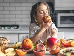 Apple: ਦਿਨ ਵਿੱਚ ਇਸ ਵੇਲੇ ਸੇਬ ਖਾਣਾ ਹੋ ਸਕਦਾ ਹਾਨੀਕਾਰਕ, ਜਾਣੋ ਸੇਬ ਖਾਣ ਦਾ ਸਹੀ ਸਮਾਂ
