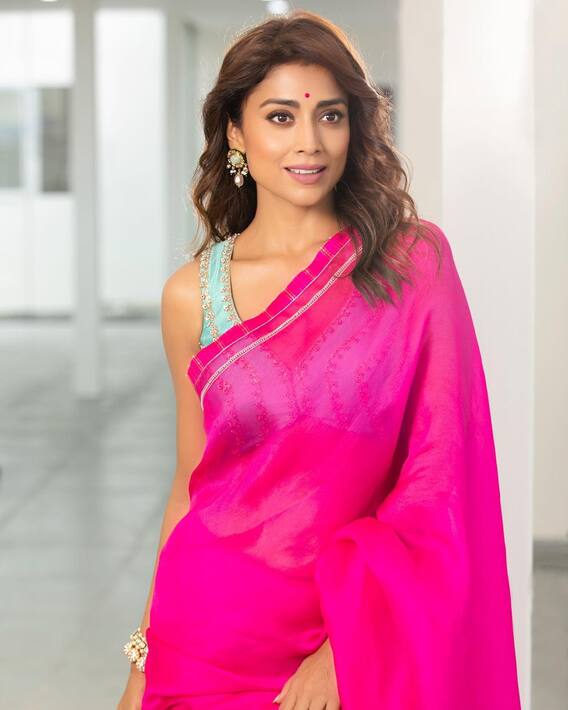 సంప్రదాయ లుక్‌లో శ్రియ - లేటెస్ట్ ఫొటోలు చూశారా?