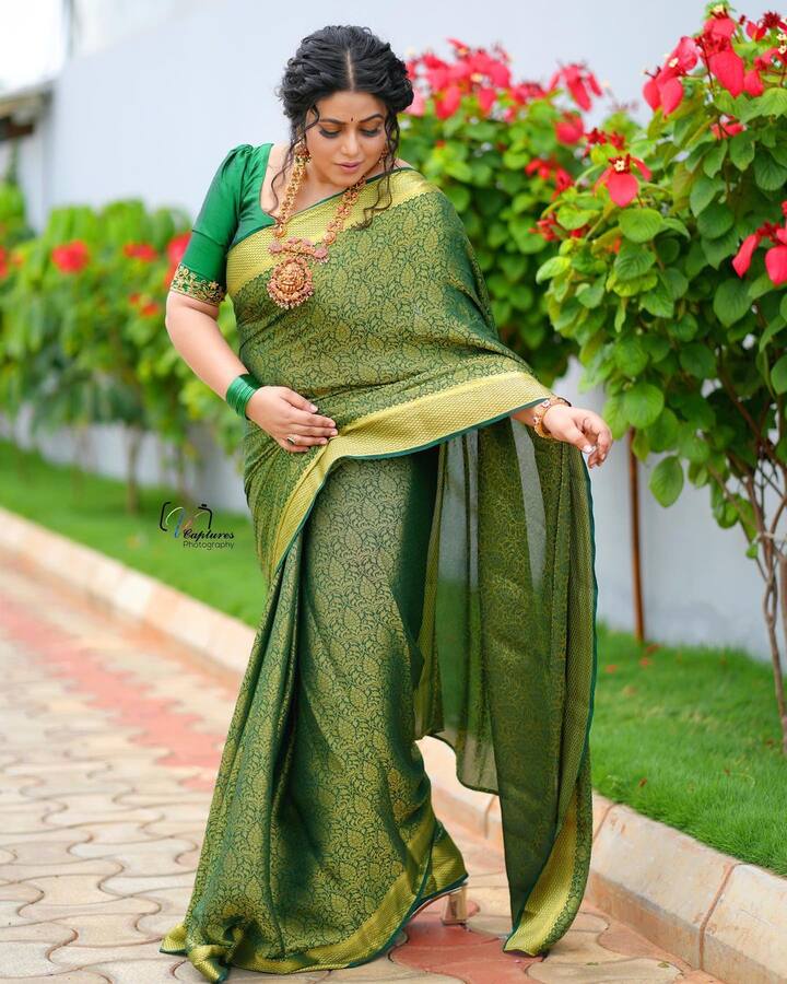 ఆ తర్వాత సెకెండ్ ఇన్నింగ్స్ మొదలు పెట్టింది. Photo Credit: Shamna Kkasim ( purnaa )/Instagram