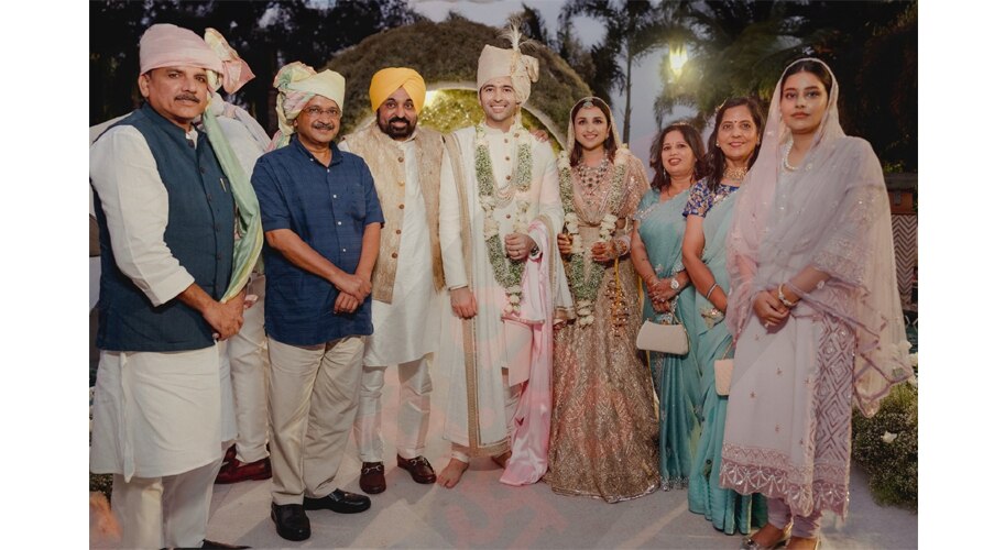 Parineeti-Raghav Wedding: ਪਰਿਣੀਤੀ-ਰਾਘਵ ਦੇ ਵਿਆਹ 'ਚ CM ਮਾਨ-ਕੇਜਰੀਵਾਲ ਦਾ ਵੇਖੋ ਅੰਦਾਜ਼, ਇਕੱਠਿਆਂ ਦੀ ਤਸਵੀਰ ਆਈ ਸਾਹਮਣੇ