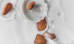 Best Milk Drinking Time : दूध पिण्याची योग्य वेळ कोणती? याेग्य वेळी दूध पिल्यास मिळतील 'हे' आरोग्यदायी फायदे