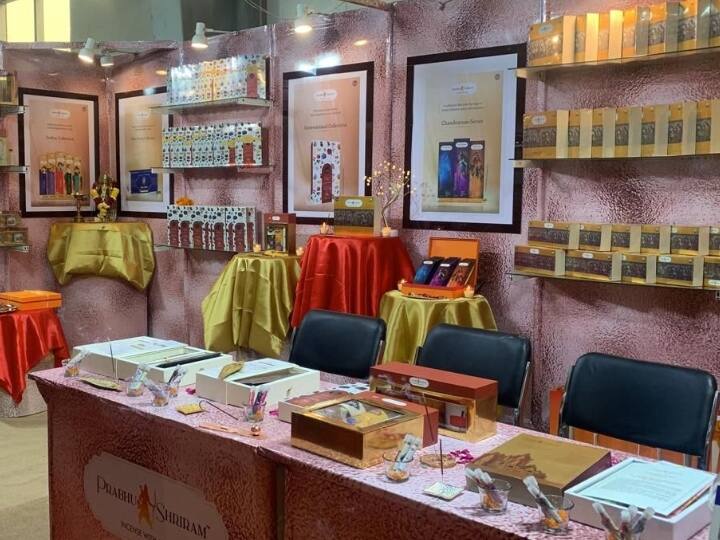 greater noida International Trade Show in Expo Mart dhoopbattin and Agarbatti stall becomes center of attraction UP International Trade Show: ट्रेड शो में आकर्षण का केंद्र बनी प्रभु श्रीराम की थीम पर बनी धूपबत्ती-अगरबत्ती की स्टॉल, जानें-खासियत