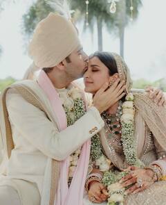 Parineeti Chopra Raghav Chadha Post Wedding Pics: বেইজ লহেঙ্গায় নয়নাভিরাম পরিণীতি, আইভরি শেরওয়ানিতে নজরকাড়া রাঘব, দেখুন যুগলের বিয়ের অ্যালবাম
