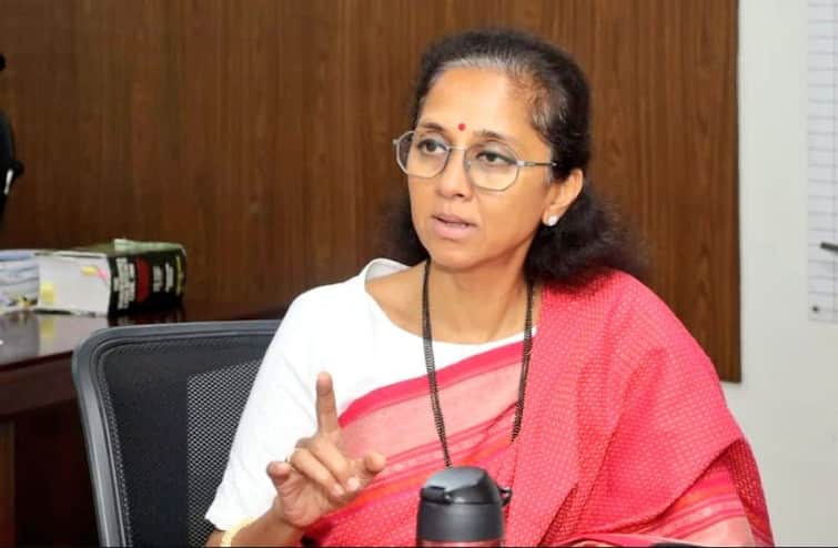 Supriya Sule NCP Sharad Pawar Group Leader reaction on DCM Devendra Fadanvis letter to Ajit Pawar regarding Nawab Malik Maharashtra Politics detail Marathi News  Supriya Sule : देवेंद्र फडणवीस पत्र न लिहिता अजित पवारांना फोन करुनही सांगू शकत होते, सुप्रिया सुळे थेटच म्हणाल्या 