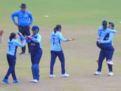 Asian Games 2023: એશિયન ગેમ્સમાં ગોલ્ડ મેડલ જીત્યા બાદ ભારતીય મહિલા ક્રિકેટ ટીમે આ રીતે મનાવ્યો જશ્ન, જુઓ તસવીરો