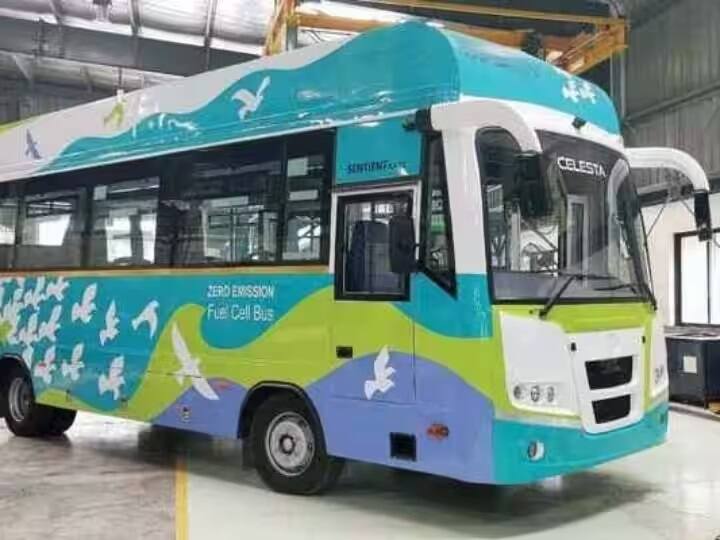 India's 1st Hydrogen Fuel Cell Bus: first fuel cell bus flagged off in delhi by central minister hardeep singh puri India's 1st Hydrogen Fuel Cell Bus: દેશની પહેલી 'હવા-પાણી'થી દોડનારી બસની થઇ શરૂઆત, હરદીપ સિંહ પુરીએ બતાવી લીલી ઝંડી