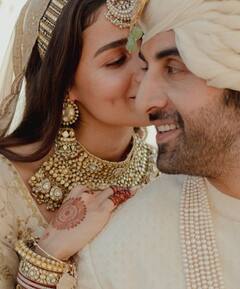 Parineeti Chopra ही नहीं कियारा से लेकर आलिया तक ने हाथों में भर-भर मेहंदी लगवाने का तोड़ा ट्रेंड, पिया के नाम से यूं रचवाए अपने हाथ