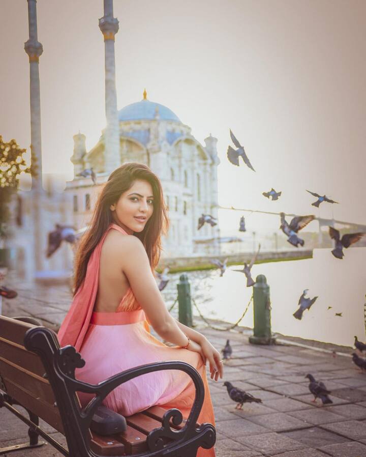 తెలుగులో అతుల్యా రవి హీరోయిన్ గా చేసిన సినిమా ఒక్కటే. కానీ, తమిళంలో చాలా సినిమాలు చేశారు. (Image Courtesy : athulyaofficial / instagram)