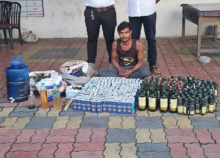 Surat: Duplicate English liquor scam found in the city the quantity was hidden by digging a pit to avoid the police Surat: નકલી ઈંગ્લીશ દારૂ બનાવવાનું કૌભાંડ ઝડપાયું, પોલીસથી બચવા ખાડો ખોદી છુપાવ્યો હતો જથ્થો