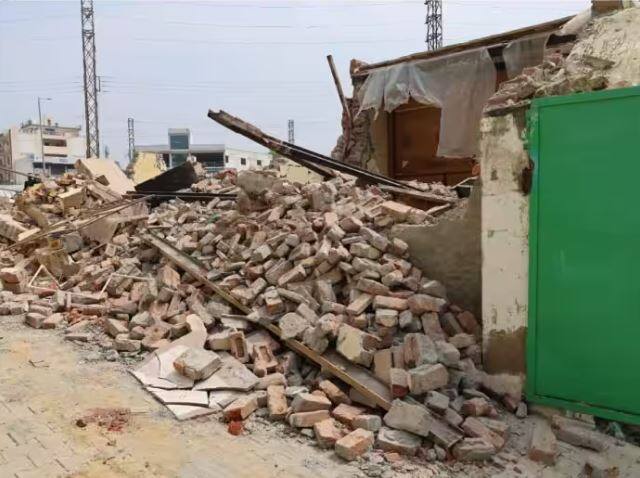 khattar government bulldozer attacks illegal encroachers frees government land from encroachment Khattar Government: ਗ਼ੈਰ-ਕਾਨੂੰਨੀ ਕਬਜ਼ਿਆਂ 'ਤੇ ਚੱਲਿਆ ਸਰਕਾਰ ਦਾ ਬੁਲਡੋਜ਼ਰ, ਸਰਕਾਰੀ ਜ਼ਮੀਨ ਤੋਂ ਛੁਡਵਾਇਆ ਕਬਜ਼ਾ