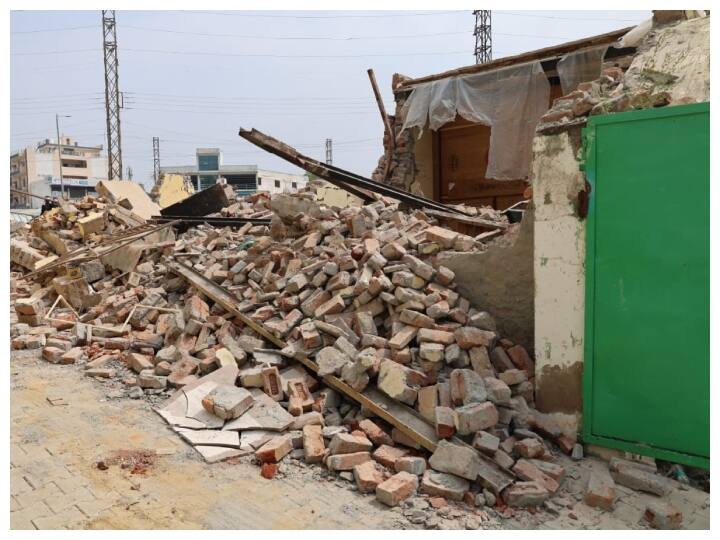 Haryana News Khattar government bulldozer attacks illegal encroachers, frees government land from encroachment ANN Haryana News: अवैध कब्जाधारियों पर चला खट्टर सरकार का बुल्डोजर, सरकारी जमीन को कराया कब्जा मुक्त