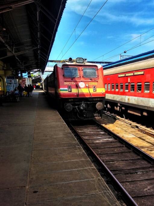 भारत का एक ऐसा रेलवे स्टेशन जहां जाने के लिए लगता है वीजा और पासपोर्ट