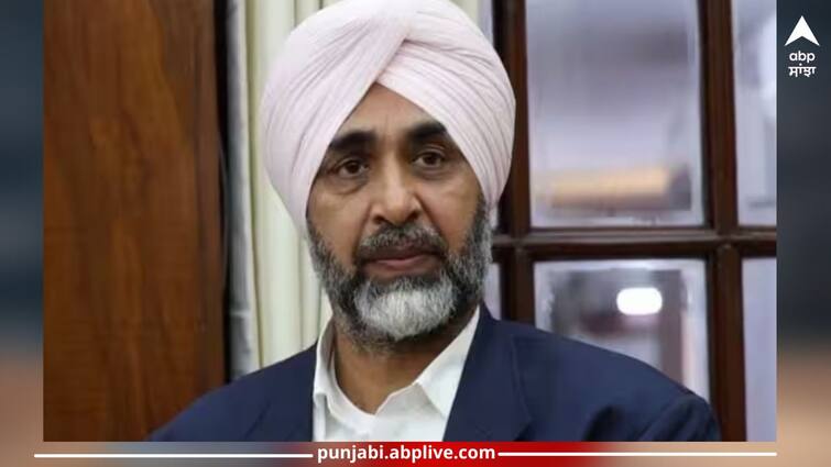 Manpreet Badal: Vigilance action on Manpreet Badal, look out notice issued Manpreet Badal: ਮਨਪ੍ਰੀਤ ਬਾਦਲ 'ਤੇ ਵਿਜੀਲੈਂਸ ਦਾ ਸ਼ਿਕੰਜਾ, ਵਿਦੇਸ਼ ਭੱਜਣ ਦਾ ਖਦਸ਼ਾ, ਲੁੱਕ ਆਉਟ ਨੋਟਿਸ ਜਾਰੀ