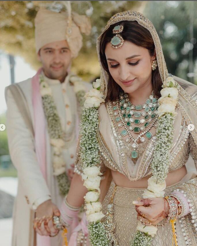 ਦੱਸਿਆ ਜਾ ਰਿਹਾ ਹੈ ਕਿ ਇਹ ਜੋੜਾ ਦੋ ਰਿਸੈਪਸ਼ਨ ਪਾਰਟੀਆਂ ਦੀ ਮੇਜ਼ਬਾਨੀ ਕਰਨ ਜਾ ਰਿਹਾ ਹੈ। ਨਿਊਜ਼ 18 ਦੀ ਇੱਕ ਰਿਪੋਰਟ ਮੁਤਾਬਕ ਦਿੱਲੀ ਵਿੱਚ ਇੱਕ ਪਾਰਟੀ ਰੱਖੀ ਜਾਵੇਗੀ ਜਿਸ ਵਿੱਚ ਰਾਘਵ ਚੱਢਾ ਦੇ ਕਰੀਬੀ ਲੋਕ ਨਜ਼ਰ ਆਉਣਗੇ।