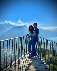 शादी के दो साल बाद हनीमून पर गया टीवी का ये कपल, स्विट्जरलैंड की वादियों में रोमांटिक हुए 'विराट और पत्रलेखा'