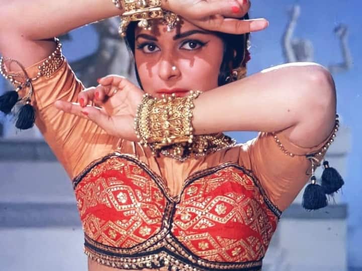Waheeda Rehman revealed why she never wore bikini in films Waheeda Rehman ने इस वजह से कभी नहीं पहनी फिल्मों में बिकिनी, खुद किया था खुलासा