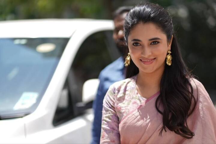 கடந்த வருடம் கேப்டன் மில்லரின் பூஜை நடத்தப்பட்டு படத்தின் ஷூட் தொடங்கப்பட்டது.