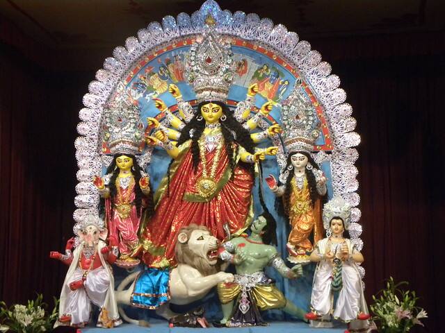 সোমবার, ২৩ অক্টোবর, মহানবমী: পুজো শুরু হবে ভোর ৫.৩০ টায়।