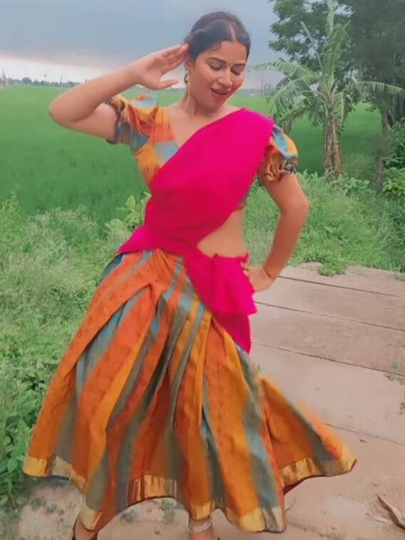 లంగా వోణిలో ఇనాయా - డ్యాన్స్ ఇరగదీసిందిగా!