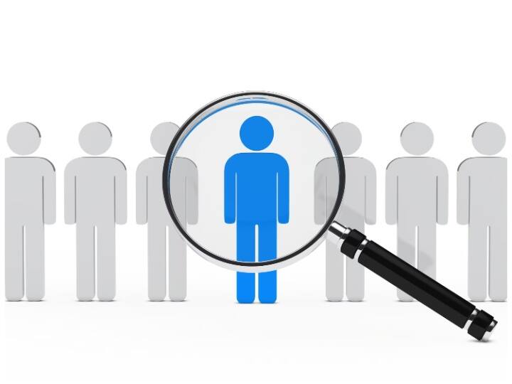 इस परीक्षा के लिए फॉर्म भरने की लास्ट डेट 11 नवंबर 2023 है. इस रिक्रूटमेंट ड्राइव के माध्यम से कुल 11098 पद भरे जाएंगे.