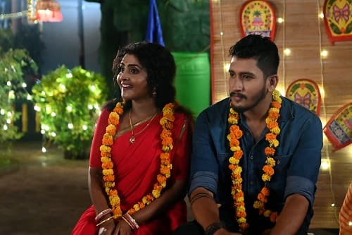 বহুদিনের প্রতীক্ষার অবসান। অবশেষে তাদের মধুচন্দ্রিমার জন্য রওনা দেয় অগ্নি ও তুলসি। 'ফেরারি মন' ধারাবাহিকের সেট এবার 'আউটডোর'-এ।