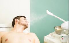 कितना हेल्दी ब्यूटी ट्रेंड है फेस स्टीम, फायदे ही नहीं हैं इसके नुकसान भी, जानें इस्तेमाल का सही तरीका