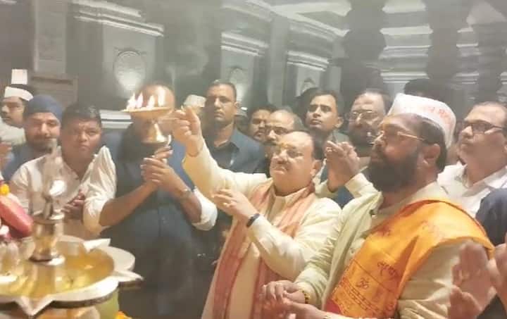 भाजपचे राष्ट्रीय अध्यक्ष जे पी नड्डा आरतीसाठी आले असताना ही घटना घडली.