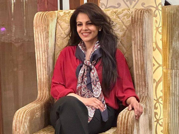 नमिता थापर: एमक्योर फार्मास्यूटिकल्स की कार्यकारी निदेशक नमिता थापर एक फेमस कारोबारी हैं, जो तीसरे सीजन के लिए शो में वापसी कर रही हैं. एक रिपोर्ट के मुताबिक उनकी कुल संपत्ति 600 करोड़ रुपये है.