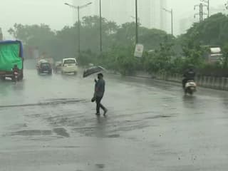 Rain Alert : அடுத்த 3 மணி நேரத்தில் 18 மாவட்ட மக்களே அலர்ட்..! படையெடுக்க போகும் மழை..! எங்கெங்கு தெரியுமா?