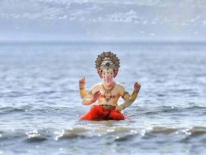 Ganesh Chaturthi 2023 : गणेश चतुर्थीपासून सुरू झालेला गणेशोत्सव आता अंतिम टप्प्यात आला आहे. परंपरेनुसार 10 दिवसांनी अनंत चतुर्दशीला गणपतीचे विसर्जन केले जाते.