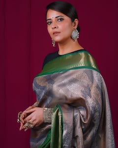 Anasuya bharadwaj Photos: సిల్క్ చీరలో అనసూయ కనువిందు- లేటెస్ట్ ఫోటోలు వైరల్