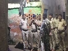 दरभंगा में बंद घर से नाबालिग लड़की का शव बरामद, पुलिस बता रही है ऑनर किलिंग