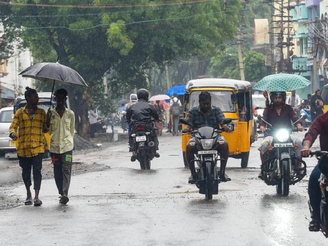 TN Rain Alert: மழைக்கு தயாரா மக்களே.. இன்று பொளக்கப்போகும் மழை.. எந்தெந்த மாவட்டங்களில்? இன்றைய மழை நிலவரம்.. According to the Meteorological Department, heavy rain is likely to occur in 10 districts of Tamil Nadu today and on 28th and 29th in 4 districts. TN Rain Alert: மழைக்கு தயாரா மக்களே.. இன்று பொளக்கப்போகும் மழை.. எந்தெந்த மாவட்டங்களில்? இன்றைய மழை நிலவரம்..