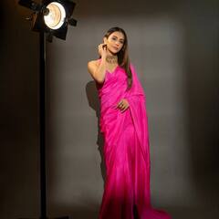 Rakul Preet Singh Is Picture Perfect In A Vibrant Pink Saree