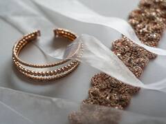 सोने से महंगी इस चीज का भारत में नहीं कर सकते कारोबार, इससे बनी ज्वैलरी होती है बहुत महंगी