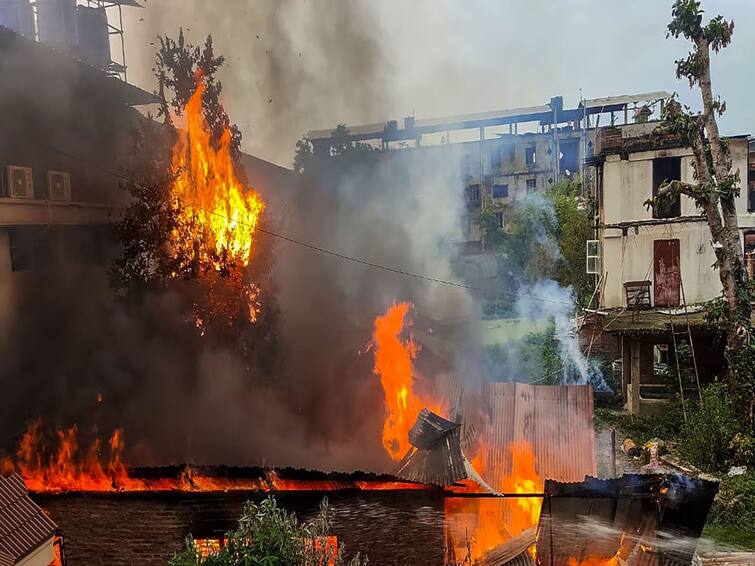 Manipur Horror Pics Show 2 Students Killed 2 Armed Men Behind Them Manipur Violence: ஜூலை மாதம் மாயமான மாணவர்கள்...படுகொலை செய்யப்பட்ட மர்மம்...மணிப்பூரில் மீண்டும் ஷாக்!