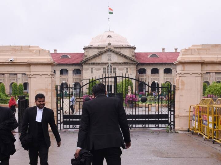 Mathura Banke Bihari Temple Corridor Case Hearing In Allahabad High Court no consensus in up government and temple management ANN Banke Bihari Temple Corridor: बांके बिहारी मंदिर कॉरिडोर बनाने के लिए HC में फिर नहीं निकला कोई नतीजा, जानें- कहां फंस रहा पेंच?