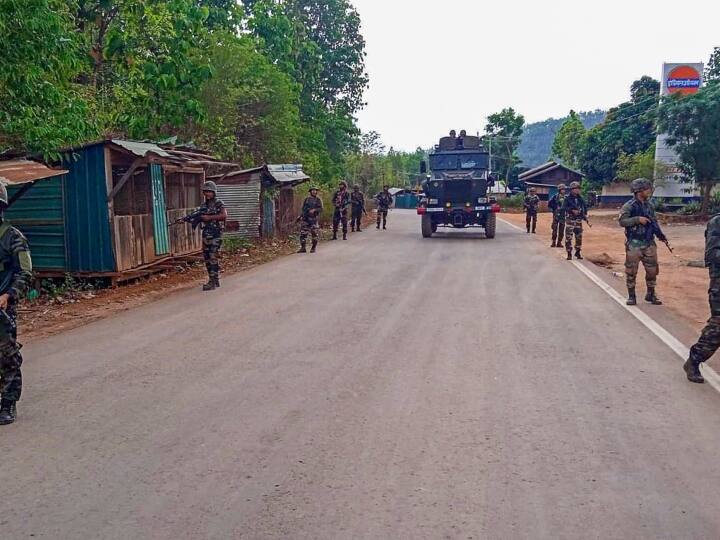 Manipur Violence More Than Thirty Students Injured in Police Baton During Protest Over Two Youth Murder Manipur Violence: मणिपुर में लापता 2 छात्रों की लाश की फोटो वायरल होने से तनाव, विरोध प्रदर्शन के दौरान पुलिस एक्शन में 30 लोग घायल