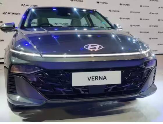 ਤੀਜੀ ਕਾਰ Hyundai Verna ਹੈ, ਜਿਸ ਦਾ SX(O) ਵੇਰੀਐਂਟ ADAS ਵਿਸ਼ੇਸ਼ਤਾਵਾਂ ਨਾਲ ਲੈਸ ਹੈ। ਜਿਸ ਨੂੰ ਐਕਸ-ਸ਼ੋਰੂਮ 14.66 ਲੱਖ ਰੁਪਏ ਦੀ ਸ਼ੁਰੂਆਤੀ ਕੀਮਤ 'ਤੇ ਖਰੀਦਿਆ ਜਾ ਸਕਦਾ ਹੈ। ਇਹ ਕਾਰ ਫਾਰਵਰਡ ਕੋਲੀਜ਼ਨ ਚੇਤਾਵਨੀ ਅਤੇ ਬਚਣ, ਬਲਾਇੰਡ ਸਪਾਟ ਕੋਲੀਜ਼ਨ ਚੇਤਾਵਨੀ, ਅਡੈਪਟਿਵ ਕਰੂਜ਼ ਕੰਟਰੋਲ, ਲੇਨ ਕੀਪਿੰਗ ਅਤੇ ਫਾਲੋ ਅਸਿਸਟ ਵਰਗੀਆਂ ਵਿਸ਼ੇਸ਼ਤਾਵਾਂ ਨਾਲ ਲੈਸ ਹੈ।