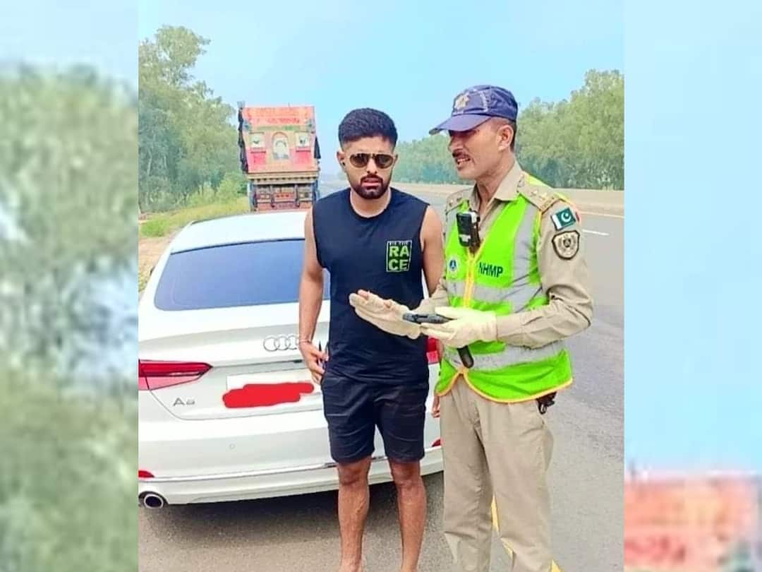 pakistan captain Babar Azam slapped with fine by Lahore traffic police ना लायसन्सचा पत्ता, ना वाहतुकीचे नियम पाळले, पाकिस्तानी कर्णधार बाबर आझमला ट्रॅफिक पोलिसांनी झाड झाड झाडलं